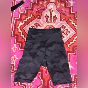 Lululemon align high rise camo biker short 6”